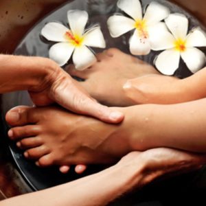 ПЕДИКЮР С МАССАЖЕМ НОГ фото