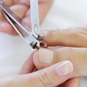 СТРИЖКА НОГТЕЙ НА НОГАХ фото